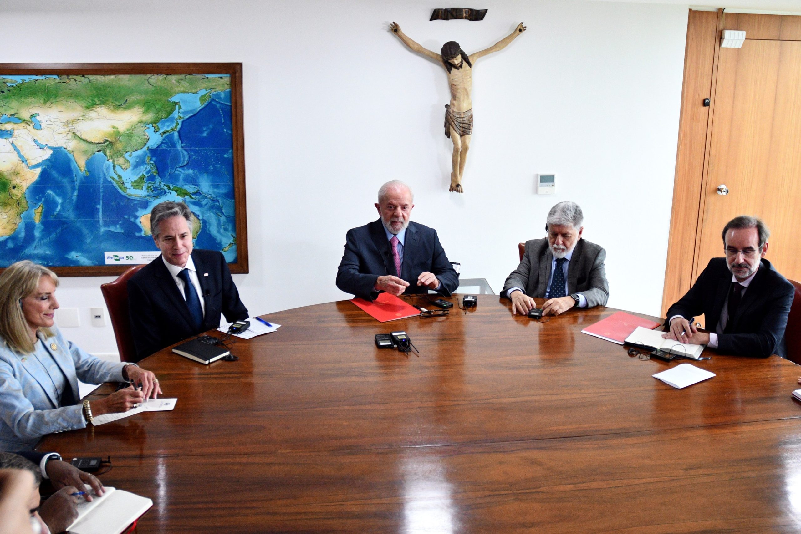 lula-e-blinken-conversaram-sobre-paz-em-gaza-e-eleicoes-na-venezuela,-diz-embaixada